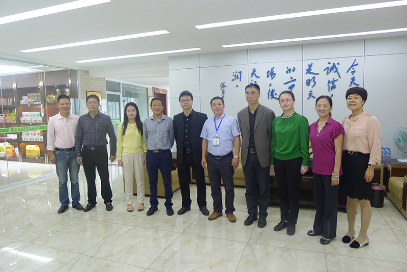 熱烈歡迎福建民進省委鄭家建主委一行蒞臨我司參觀指導(dǎo)！